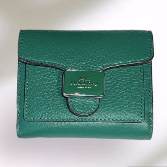 Coach Handbags - 𐙚⋆˚✿˖° Coach Wallet 𐙚⋆˚✿˖°